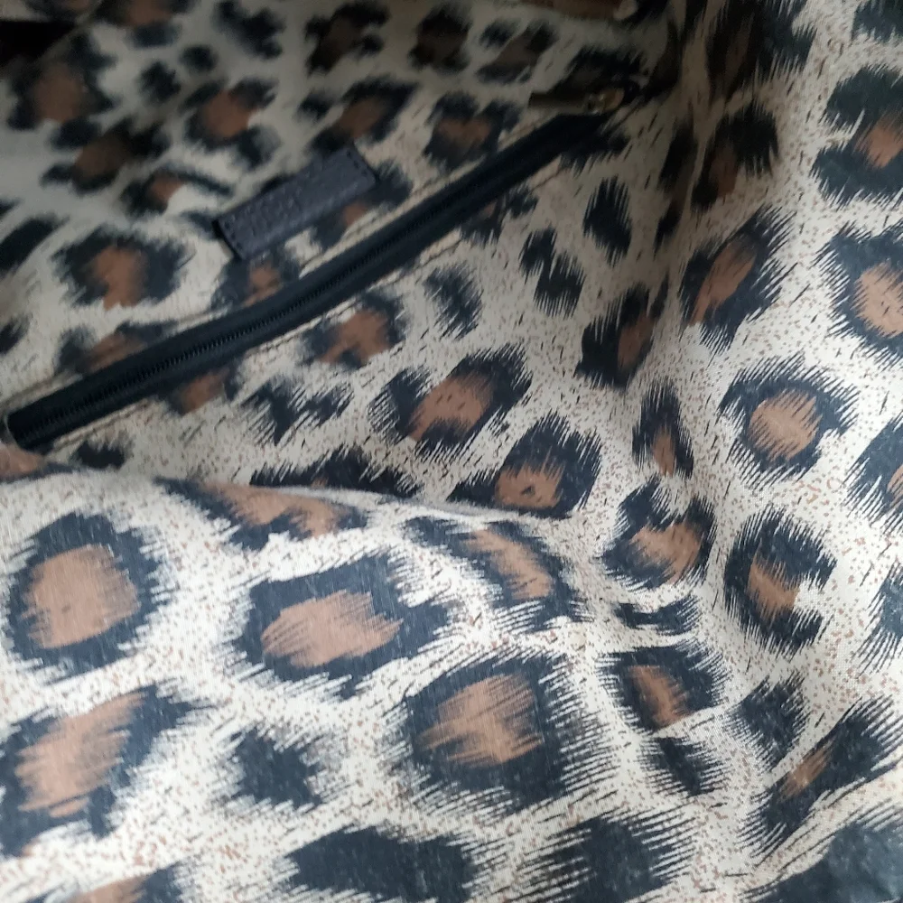 Call it Spring foldover tote/crossbody/shoulder - Picture 9 of 16